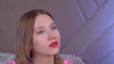 Snapshot of lililinn chatting on 12/01/25, 05:01 LiliLinn online show from 12/01/25, 05:01