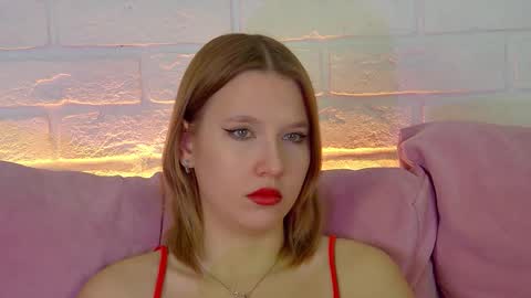 Snapshot of lililinn chatting on 12/05/25, 05:05 LiliLinn online show from 12/05/25, 05:05