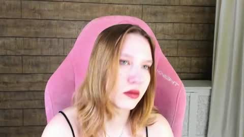 Snapshot of lililinn chatting on 06/26/26, 04:28 LiliLinn online show from 06/26/26, 04:28
