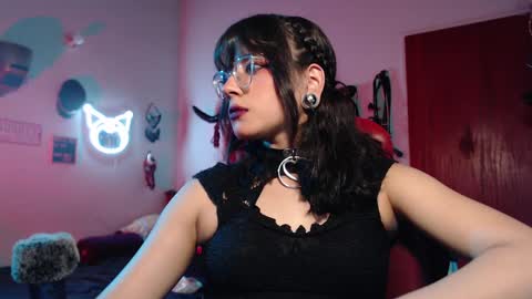 Snapshot of lililiu chatting on 01/10/25, 02:25 Molly online show from 01/10/25, 02:25