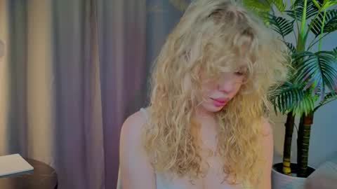 Snapshot of lililok101 chatting on 11/06/25, 03:07 lililok101 online show from 11/06/25, 03:07