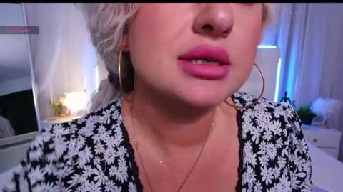 Snapshot of lilit_1love chatting on 09/21/25, 04:41 Lilit online show from 09/21/25, 04:41