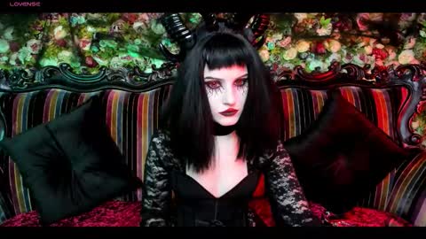 Snapshot of lilit_el_ chatting on 10/31/25, 10:33 lilit_el_ online show from 10/31/25, 10:33