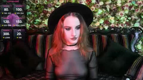 lilit_el_ online show from 11/28/25, 01:58