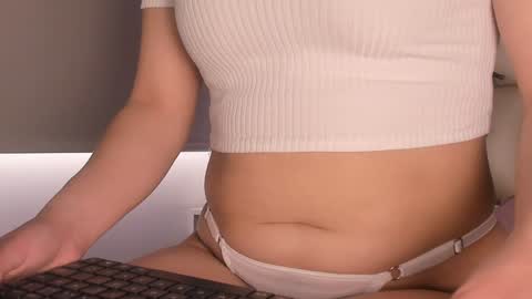 Snapshot of lilit_jade chatting on 12/23/24, 03:01 Lilit online show from 12/23/24, 03:01