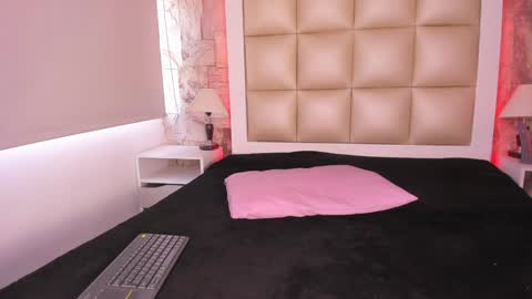 Snapshot of lilit_jade chatting on 01/13/25, 02:00 Lilit online show from 01/13/25, 02:00