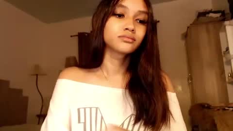 Chloe online show from 10/23/25, 05:40