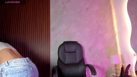 Snapshot of lilith__rosse chatting on 09/20/25, 12:28 Lilith Rosse online show from 09/20/25, 12:28