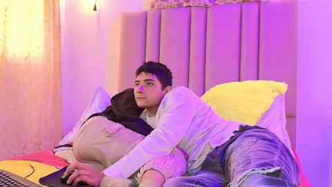 Snapshot of lilith_and_draven chatting on 09/18/25, 07:49 lilith_and_draven online show from 09/18/25, 07:49