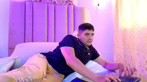 Snapshot of lilith_and_draven chatting on 09/27/25, 08:47 lilith_and_draven online show from 09/27/25, 08:47