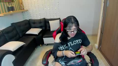 Snapshot of lilith_ayanami chatting on 05/01/26, 11:15 lilith online show from 05/01/26, 11:15
