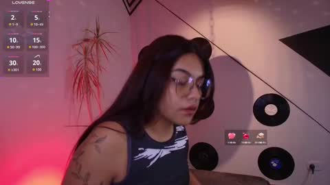 Lilith and Khloe  online show from 10/02/25, 11:17