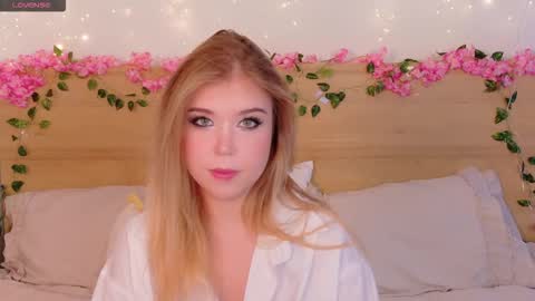 Snapshot of lilith_bonheur chatting on 11/02/25, 09:39 Lilith Bonheur online show from 11/02/25, 09:39