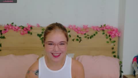Snapshot of lilith_bonheur chatting on 11/21/25, 11:14 Lilith Bonheur online show from 11/21/25, 11:14