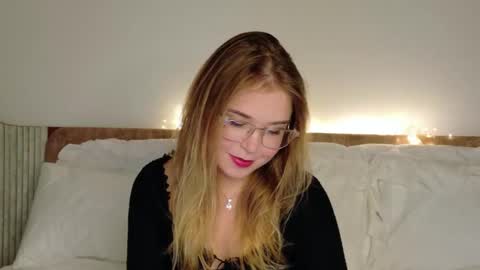 Snapshot of lilith_bonheur chatting on 02/01/26, 02:59 Lilith Bonheur online show from 02/01/26, 02:59