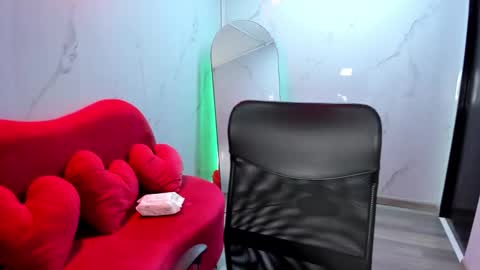 Snapshot of lilith_cooper20 chatting on 10/24/25, 09:33 lilith cooper20 online show from 10/24/25, 09:33