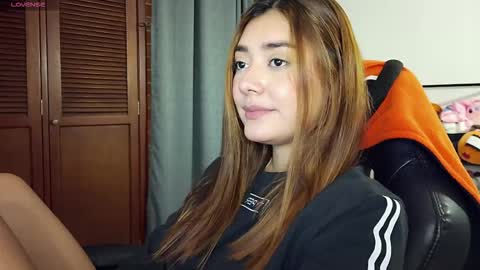 Snapshot of lilith_cruzz chatting on 10/23/25, 05:07 Lilith online show from 10/23/25, 05:07