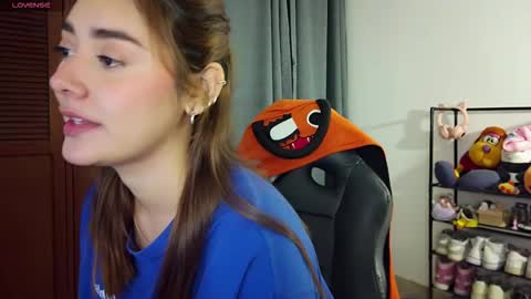 Snapshot of lilith_cruzz chatting on 10/31/25, 04:57 Lilith online show from 10/31/25, 04:57