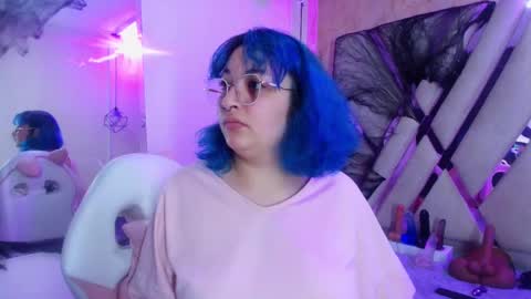 Snapshot of lilith_curvy chatting on 11/02/25, 07:49 online show from 11/02/25, 07:49