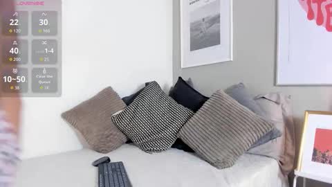 Lili  online show from 12/01/25, 11:26