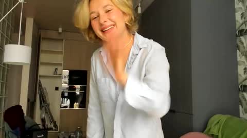 Snapshot of lilith_lutherlow chatting on 12/21/25, 11:17 lilith online show from 12/21/25, 11:17