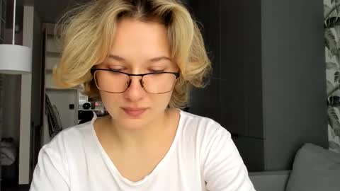 Snapshot of lilith_lutherlow chatting on 01/07/26, 01:24 lilith online show from 01/07/26, 01:24