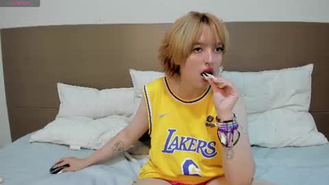 Snapshot of lilith_moonx_ chatting on 06/10/26, 04:01 Lilith online show from 06/10/26, 04:01