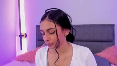 Lili petit  online show from 07/28/26, 04:39