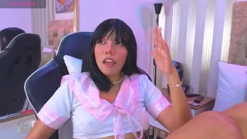 Snapshot of lilith_pink__ chatting on 05/14/26, 04:30 Lilith pink online show from 05/14/26, 04:30