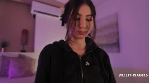 Snapshot of lilith_sage_ chatting on 11/14/25, 12:37 lilith_sage_ online show from 11/14/25, 12:37