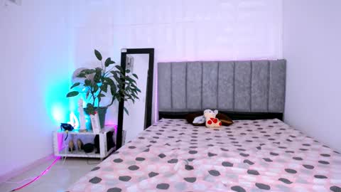 Lilith online show from 09/17/25, 03:03