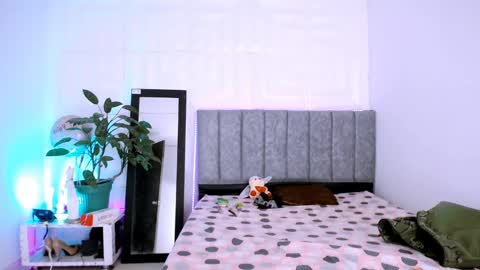 Lilith online show from 09/18/25, 04:58