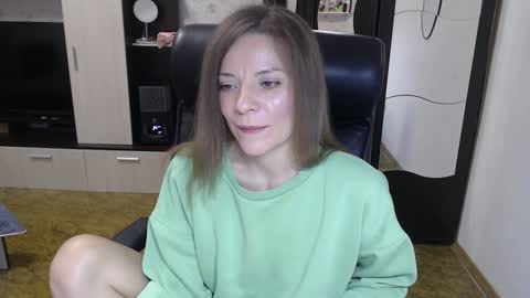 lilith small21 online show from 02/04/25, 09:17