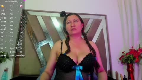 liliINDEPENDENT MODEL online show from 12/02/24, 10:01