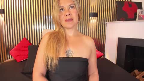 Snapshot of lilithbonnet chatting on 10/05/25, 03:10   online show from 10/05/25, 03:10