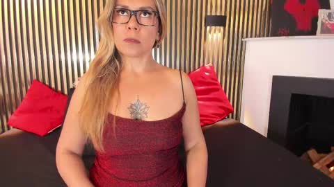 Snapshot of lilithbonnet chatting on 10/11/25, 05:44   online show from 10/11/25, 05:44