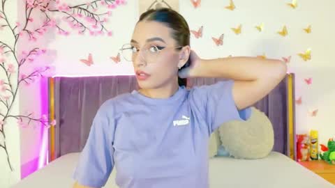 Lily online show from 05/18/26, 09:48