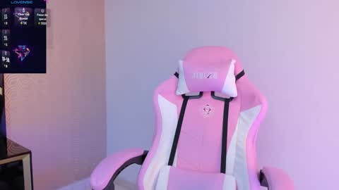 Snapshot of lilithcary chatting on 02/28/25, 10:50 Lilith online show from 02/28/25, 10:50