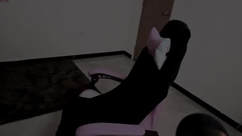 Snapshot of lilithcary chatting on 11/23/25, 01:11 Lilith online show from 11/23/25, 01:11