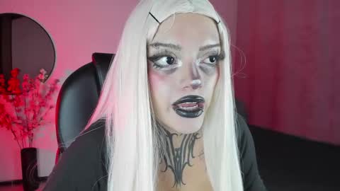 Snapshot of lilithmadness chatting on 09/13/25, 05:07 Lilith online show from 09/13/25, 05:07