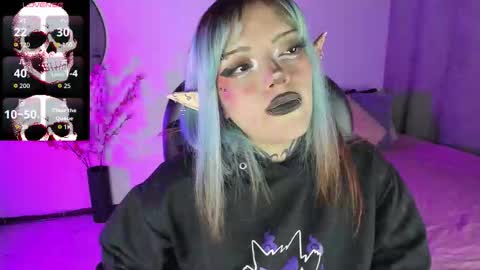 Snapshot of lilithmadness chatting on 09/19/25, 03:30 Lilith online show from 09/19/25, 03:30