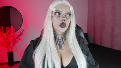 Snapshot of lilithmadness chatting on 09/24/25, 03:21 Lilith online show from 09/24/25, 03:21