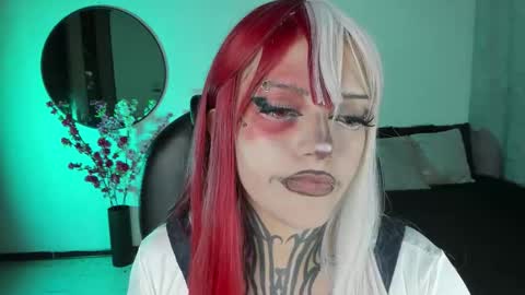 Snapshot of lilithmadness chatting on 09/25/25, 04:05 Lilith online show from 09/25/25, 04:05