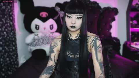 Snapshot of lilithmoon666 chatting on 11/06/25, 11:15 online show from 11/06/25, 11:15