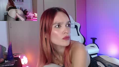 Snapshot of lilithqueen1 chatting on 10/10/25, 01:59 La pelirroja online show from 10/10/25, 01:59