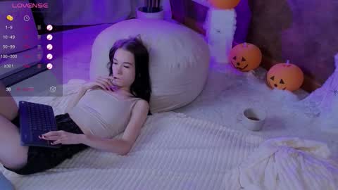 Snapshot of lilithstrangfor chatting on 10/31/25, 02:01 lilithstrangfor online show from 10/31/25, 02:01