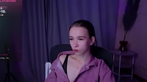 Snapshot of lilithstrangfor chatting on 11/28/25, 02:31 lilithstrangfor online show from 11/28/25, 02:31