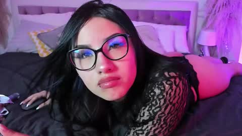 Snapshot of lilitth_isadore chatting on 10/16/25, 08:10 Lily online show from 10/16/25, 08:10