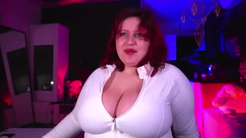 Snapshot of liliya_moon chatting on 01/15/26, 04:50 Liliya moon online show from 01/15/26, 04:50