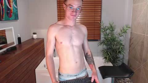 Snapshot of liljames_ chatting on 11/15/25, 09:11 Lil James online show from 11/15/25, 09:11